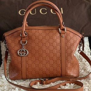 Authentic Gucci Bag in amazing condition!